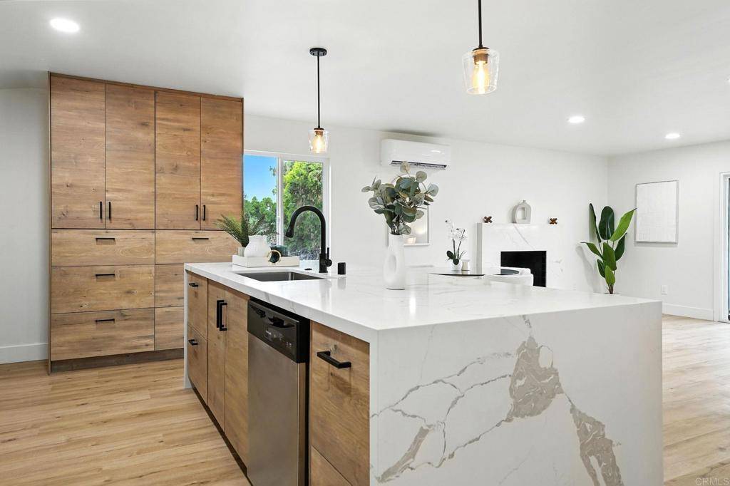 El Cajon, CA 92021,8004 Wonder LN