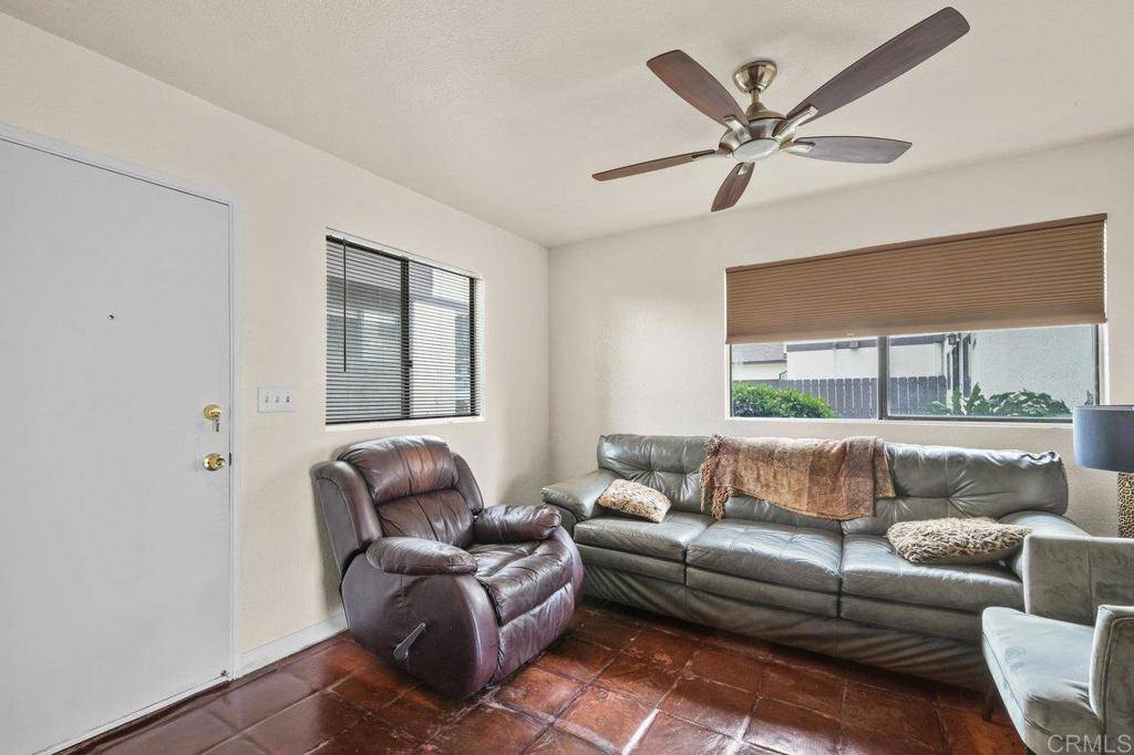 San Diego, CA 92116,4971 Vista Pl #B
