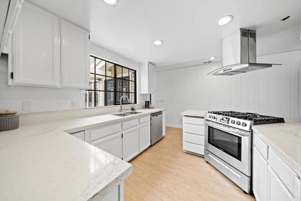 Spring Valley, CA 91977,10532 Madrid WAY