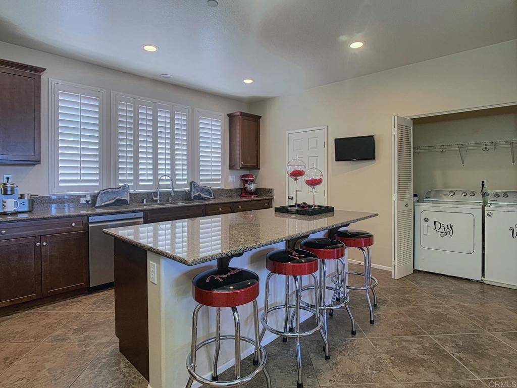 Santee, CA 92071,1710 Montilla