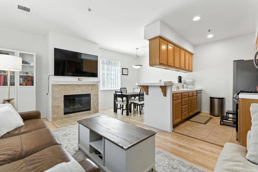 San Diego, CA 92128,13009 Evening Creek DR S #8