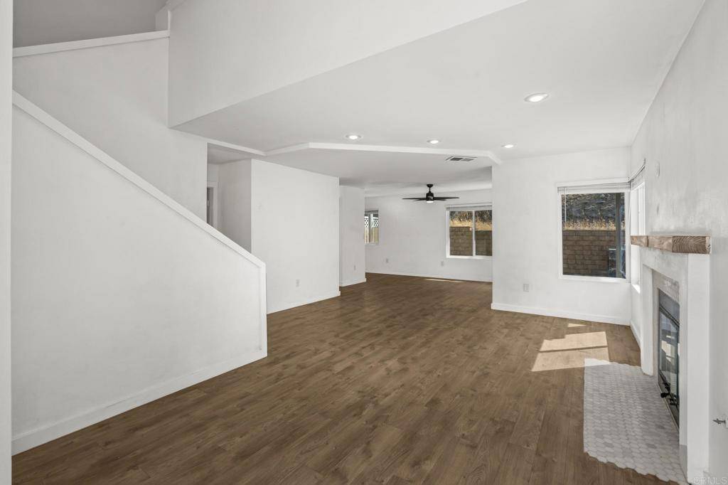 Santee, CA 92071,10525 Flora Verda CT