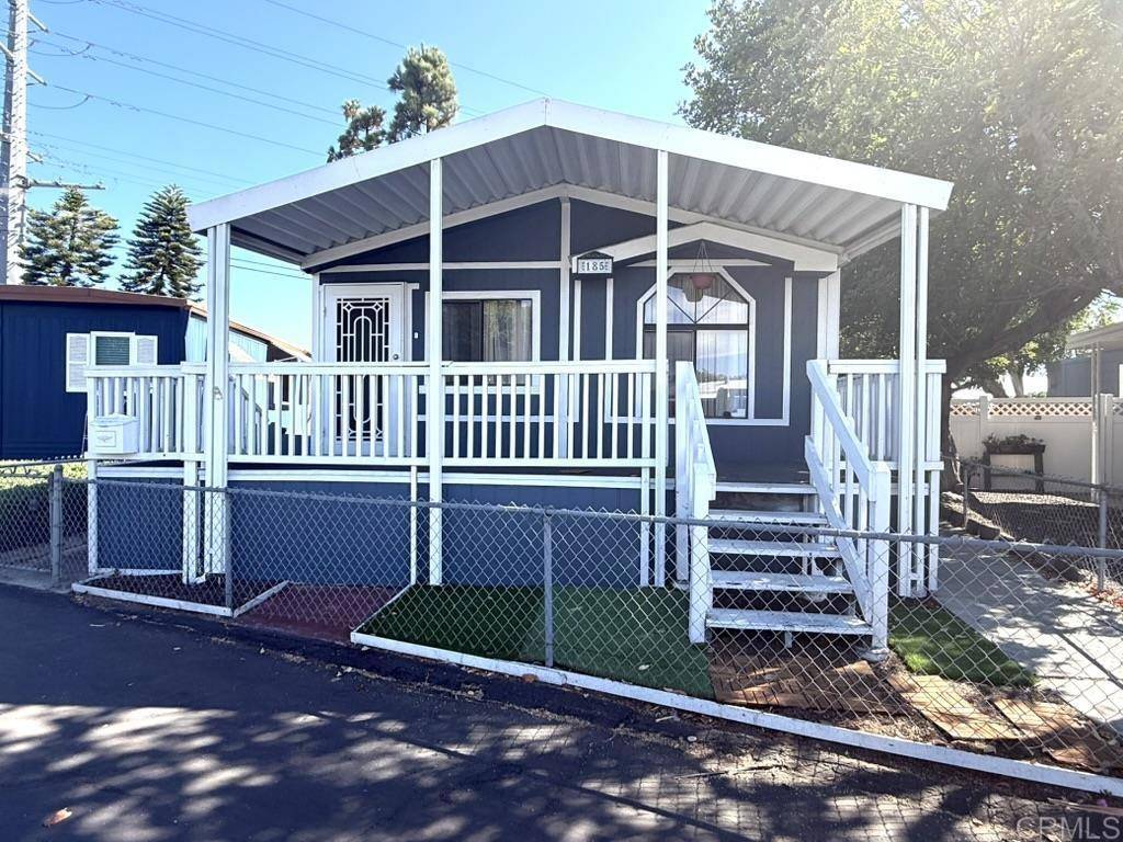Clairemont Mesa, CA 92117,6460 Convoy CT #185