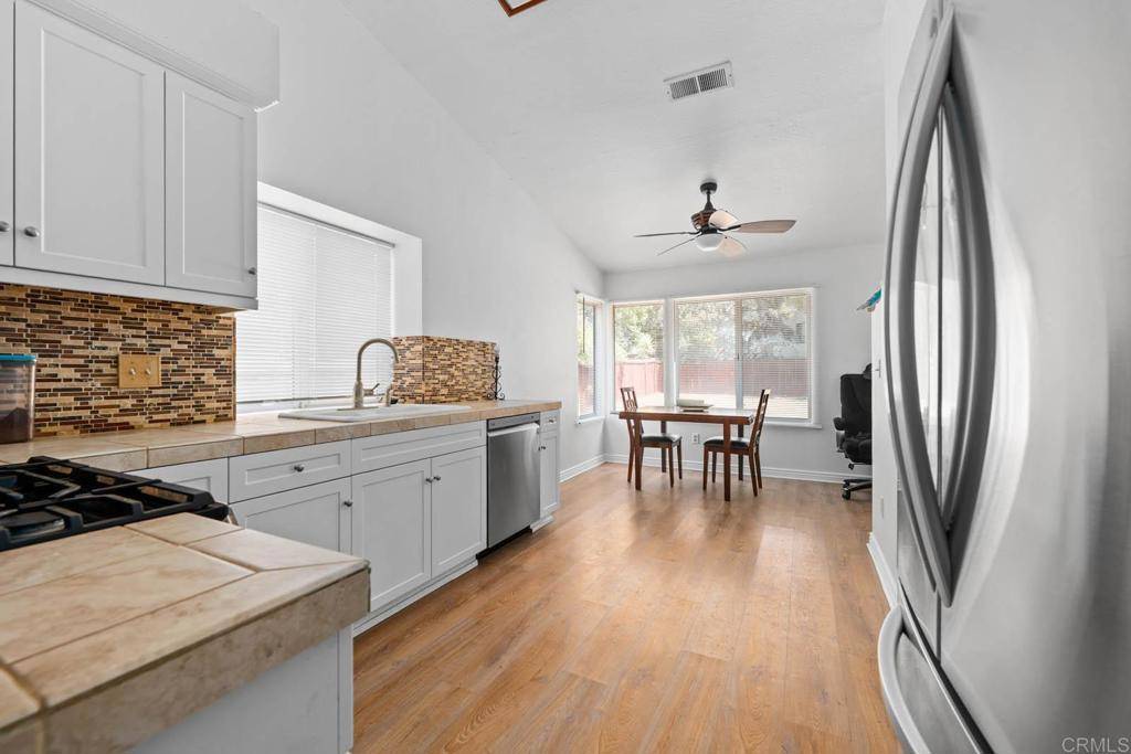 Murrieta, CA 92563,39938 Pearl DR