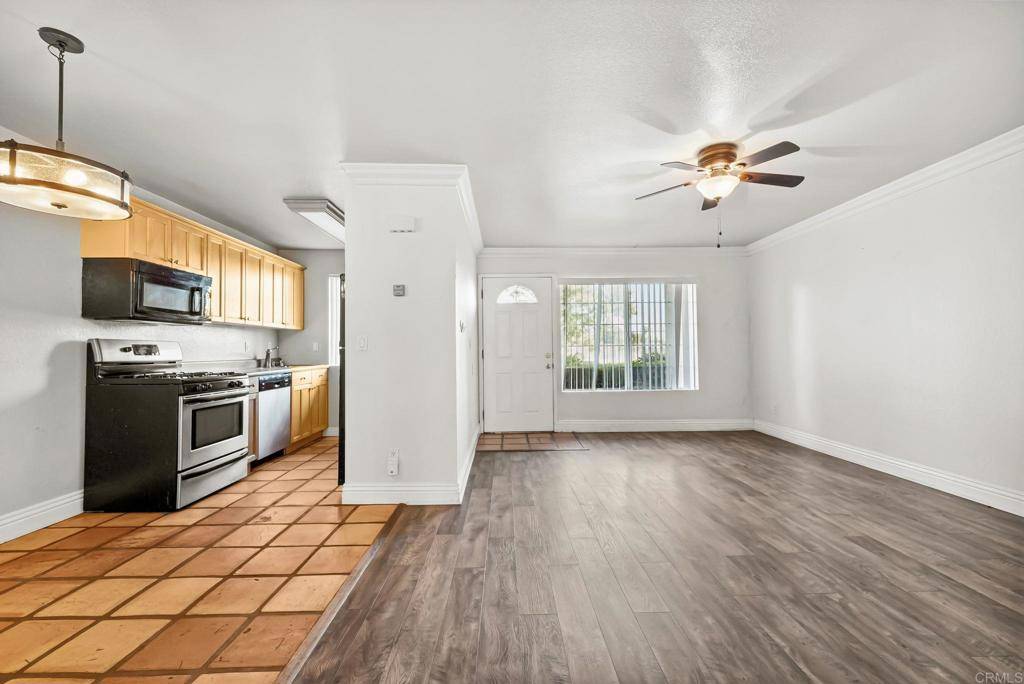 San Diego, CA 92115,4775 Seminole DR #105