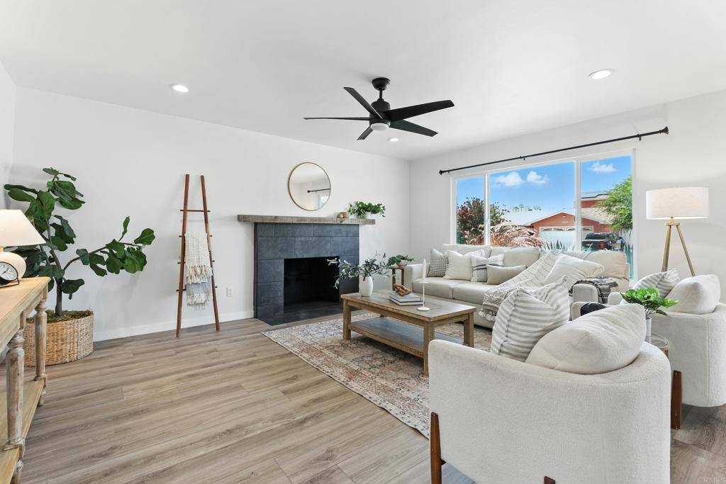 Santee, CA 92071,10021 Allenwood WAY