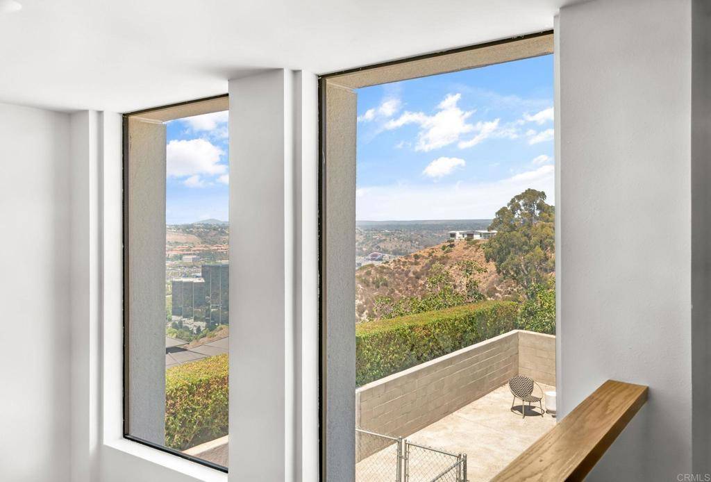 San Diego, CA 92116,3112 North Mountain View DR