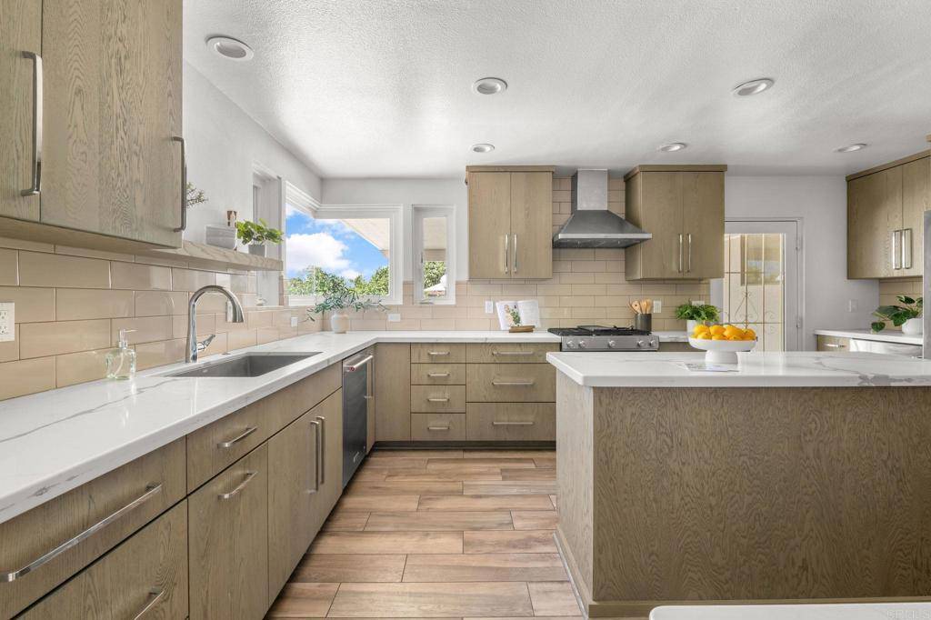 San Diego, CA 92116,3112 North Mountain View DR
