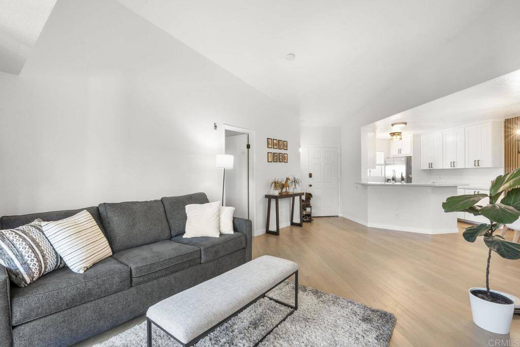 San Diego, CA 92111,7048 Camino Degrazia #237