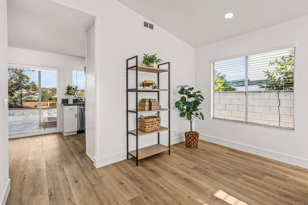San Diego, CA 92139,7540 Carrie Ridge Way