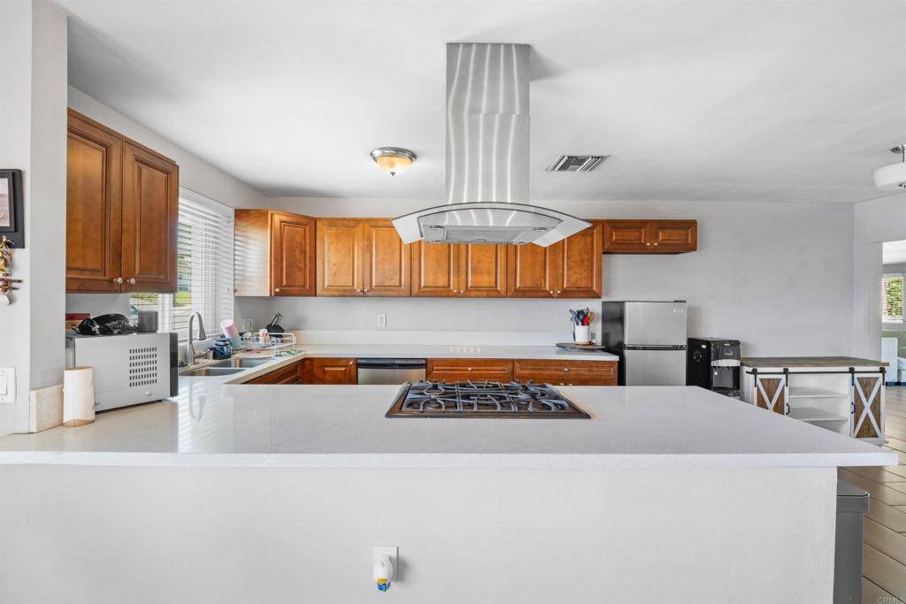 Spring Valley, CA 91977,8828 Hillslope AVE