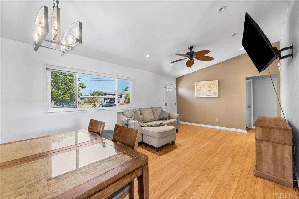 Chula Vista, CA 91911,486 E Naples ST