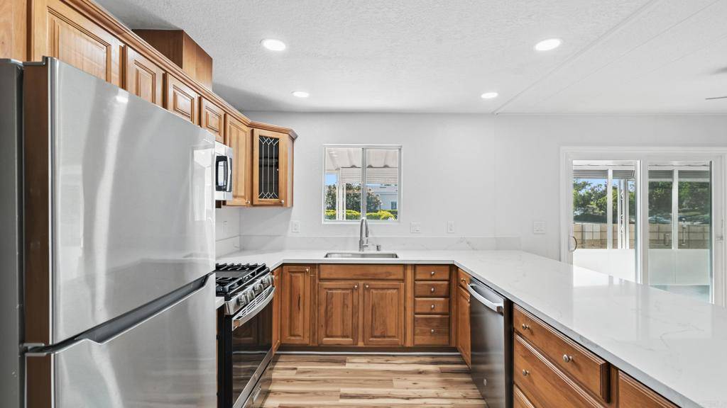 Santee, CA 92071,8301 Mission Gorge RD #351