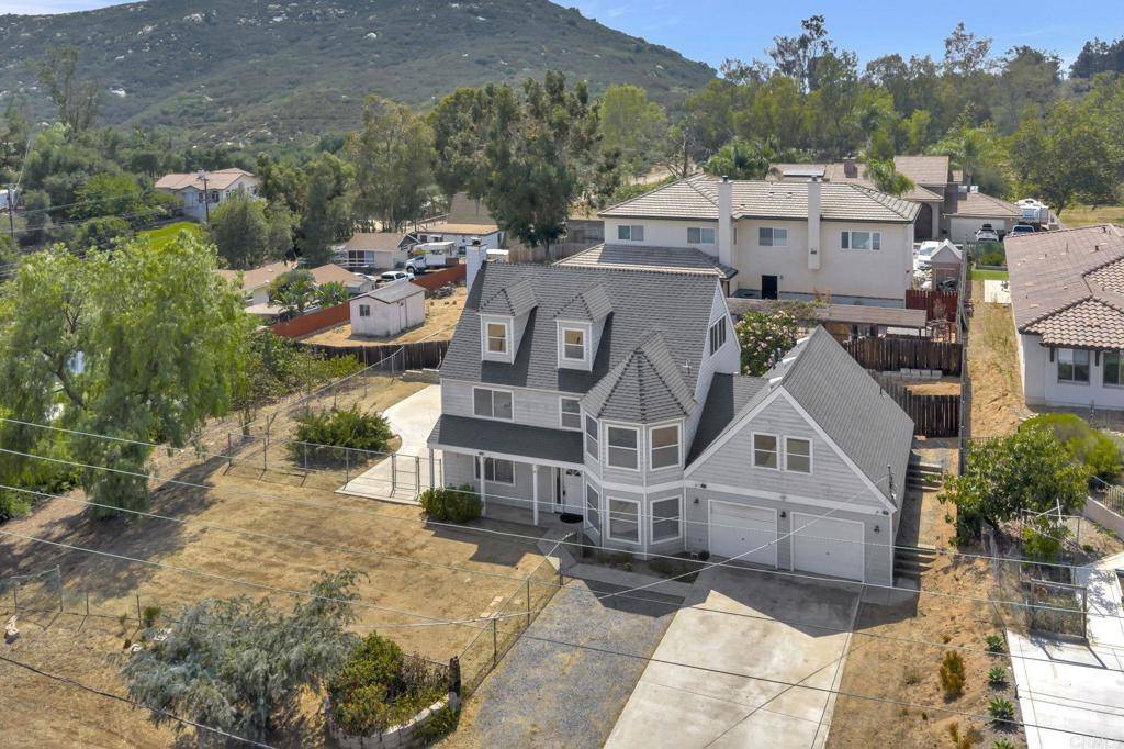 El Cajon, CA 92021,2229 Crest DR