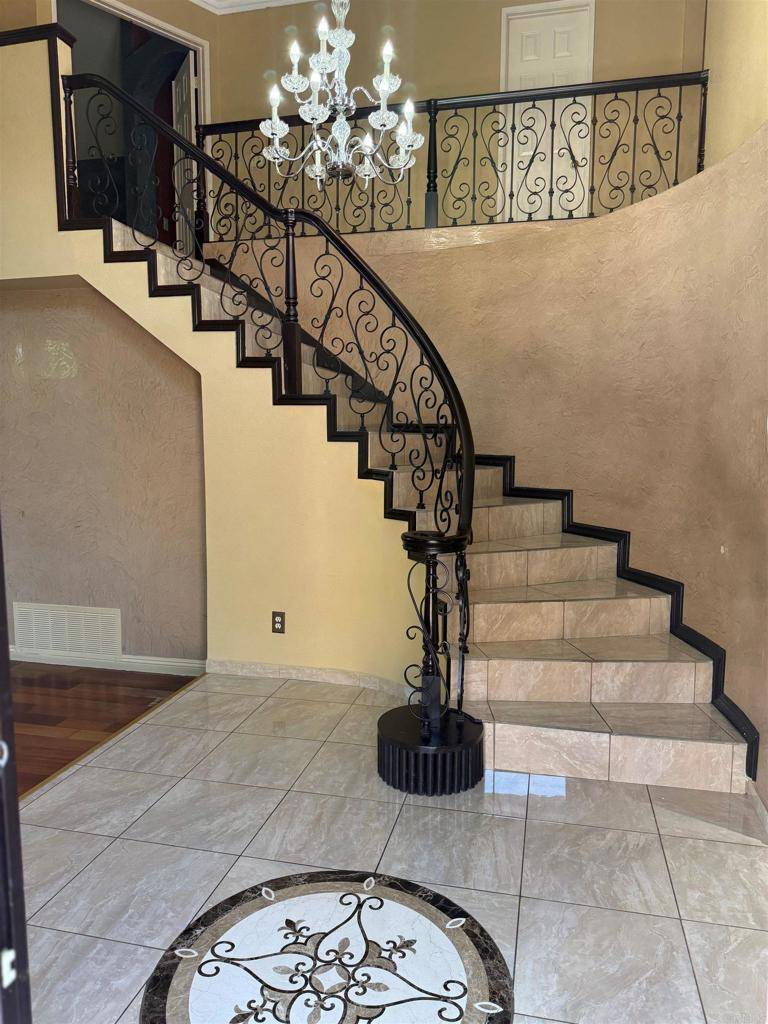 El Cajon, CA 92019,12128 Via Antigua