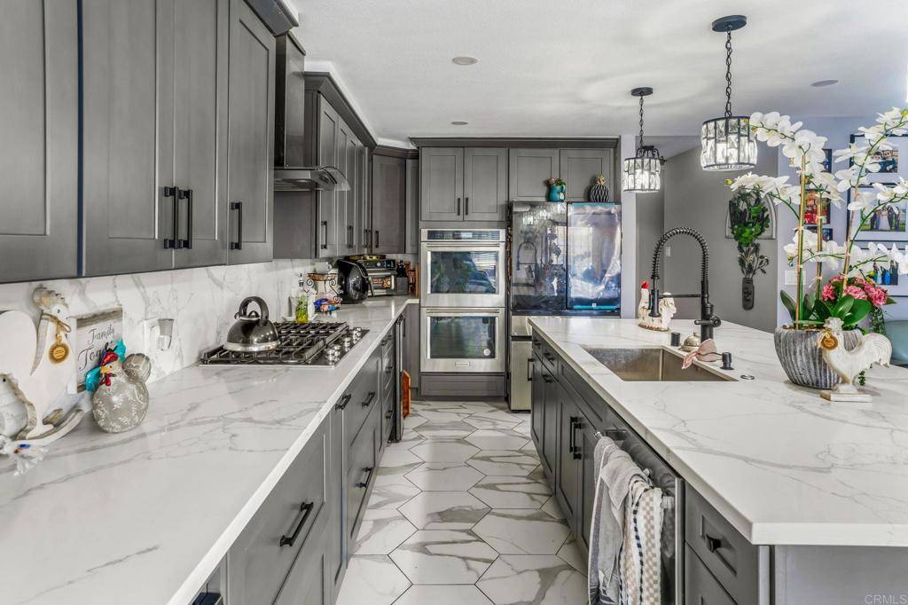 San Diego, CA 92117,5101 Roscrea Avenue