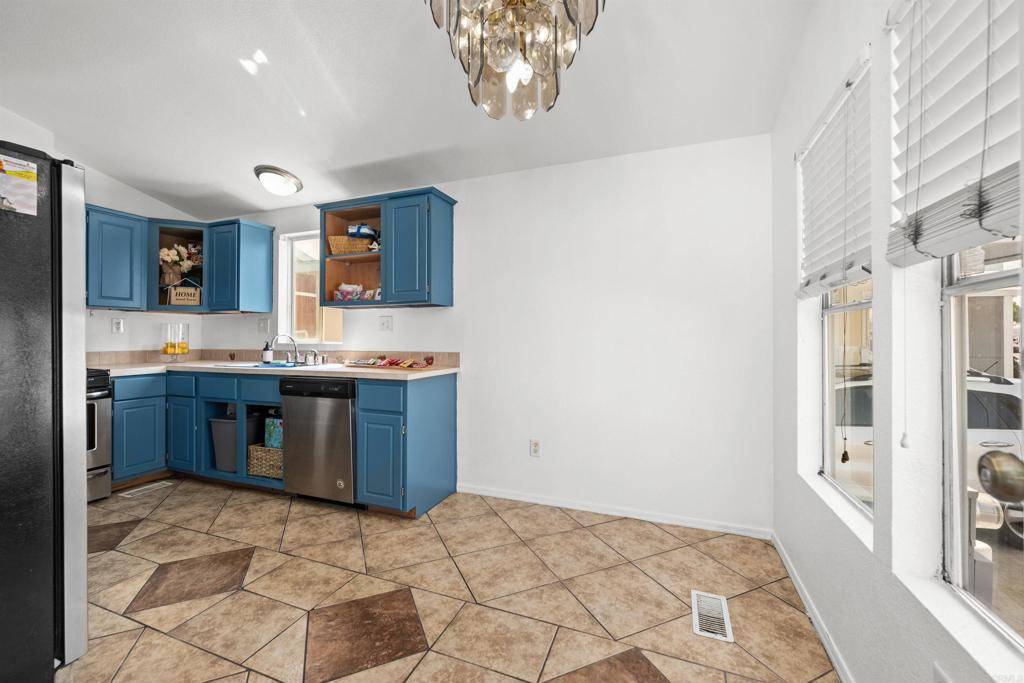 El Cajon, CA 92021,255 E Bradley AVE #SPC 79