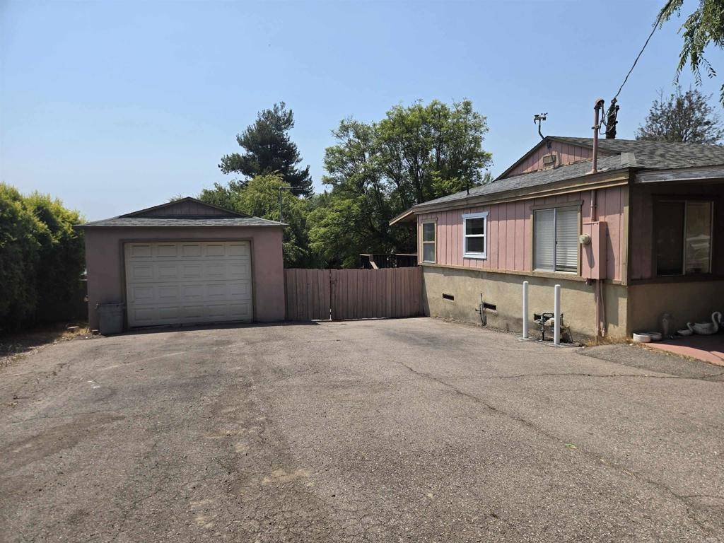 Spring Valley, CA 91978,3560 Ybarra RD