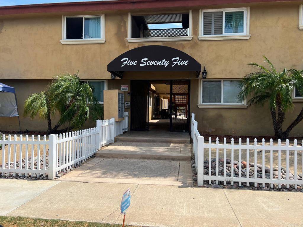Imperial Beach, CA 91932,575 7th ST #204