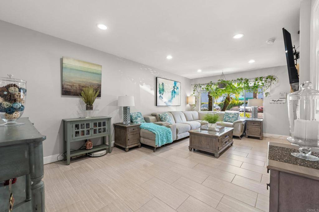 El Cajon, CA 92020,303 S Mollison AVE #3