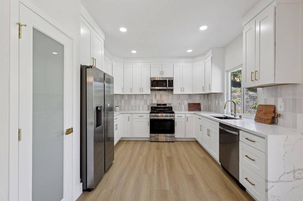 Oceanside, CA 92057,5471 Papagallo DR