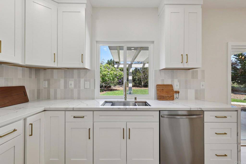 Oceanside, CA 92057,5471 Papagallo DR