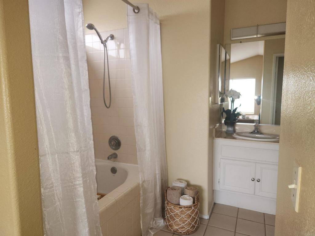 El Cajon, CA 92019,11786 Monte View CT