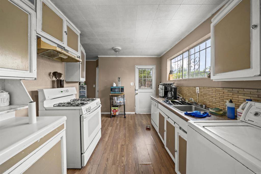 Logan Heights, CA 92113,1728 Vesta ST