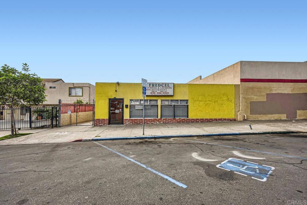 San Diego, CA 92105,3876 38th ST