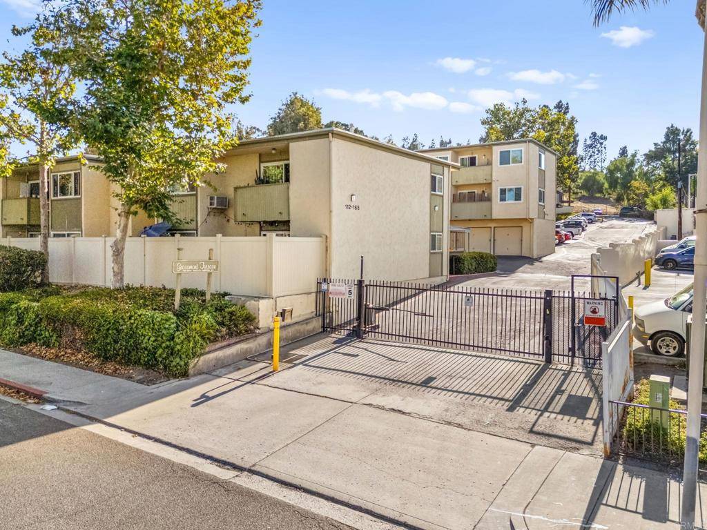El Cajon, CA 92020,158 S Pierce ST