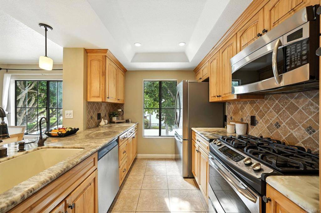 Carlsbad, CA 92009,6984 Sandpiper PL