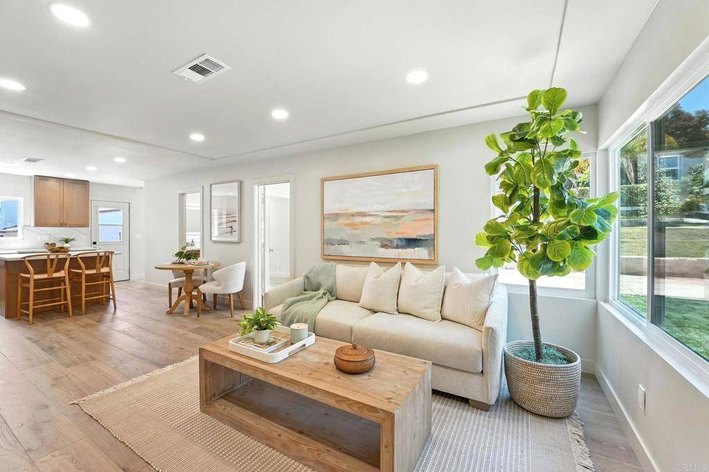 San Diego, CA 92107,3777 Poe ST