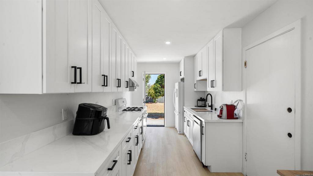 San Diego, CA 92115,6826 Missy CT