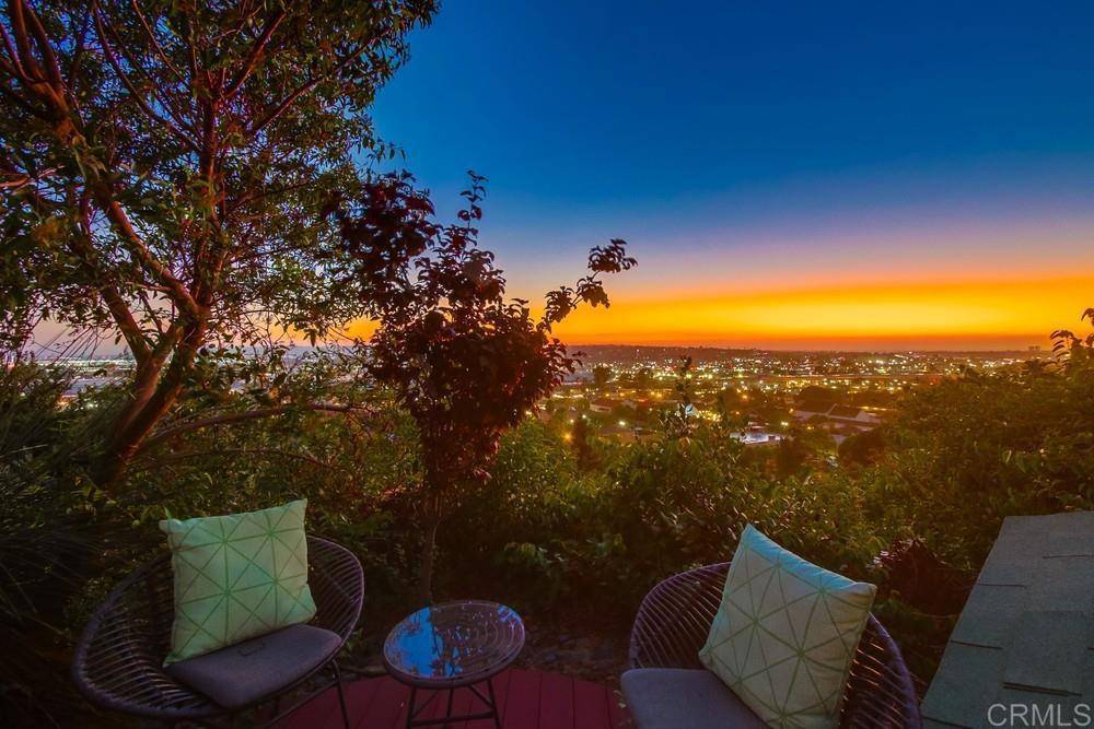 San Diego, CA 92103,2477 PRESIDIO DR