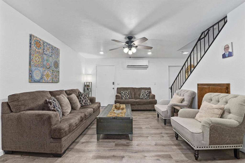 El Cajon, CA 92020,768 E Chase AVE