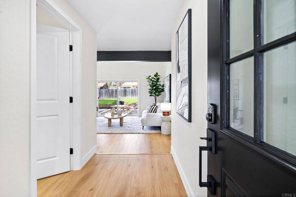 Vista, CA 92083,748 Granada DR