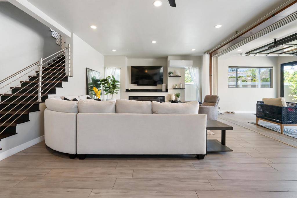 San Diego, CA 92109,1270 Emerald ST