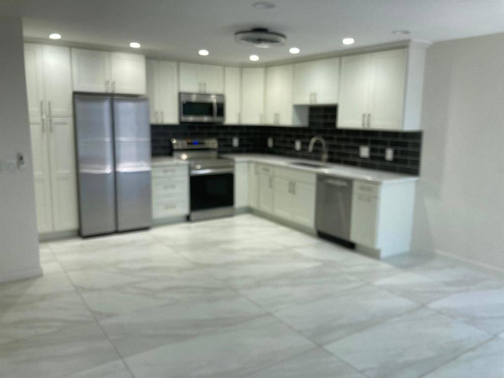 Carlsbad, CA 92008,4566 Cove DR #D