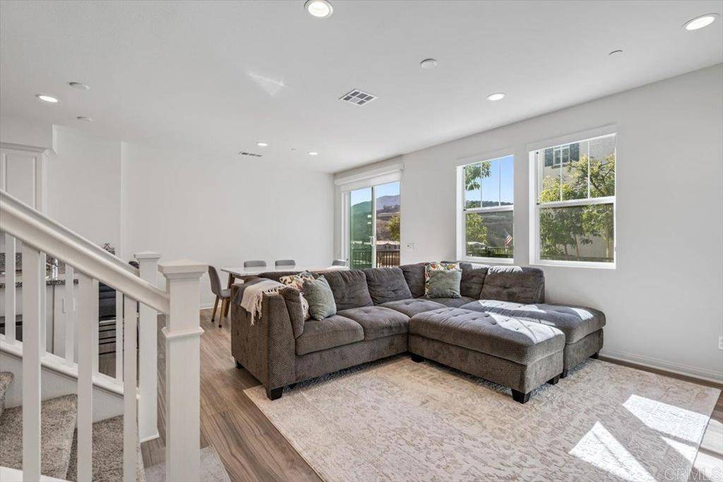 Spring Valley, CA 91977,10427 Graphite ST