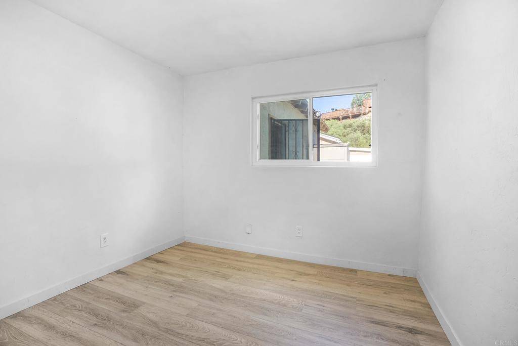 San Diego, CA 92114,668 Kirtright st