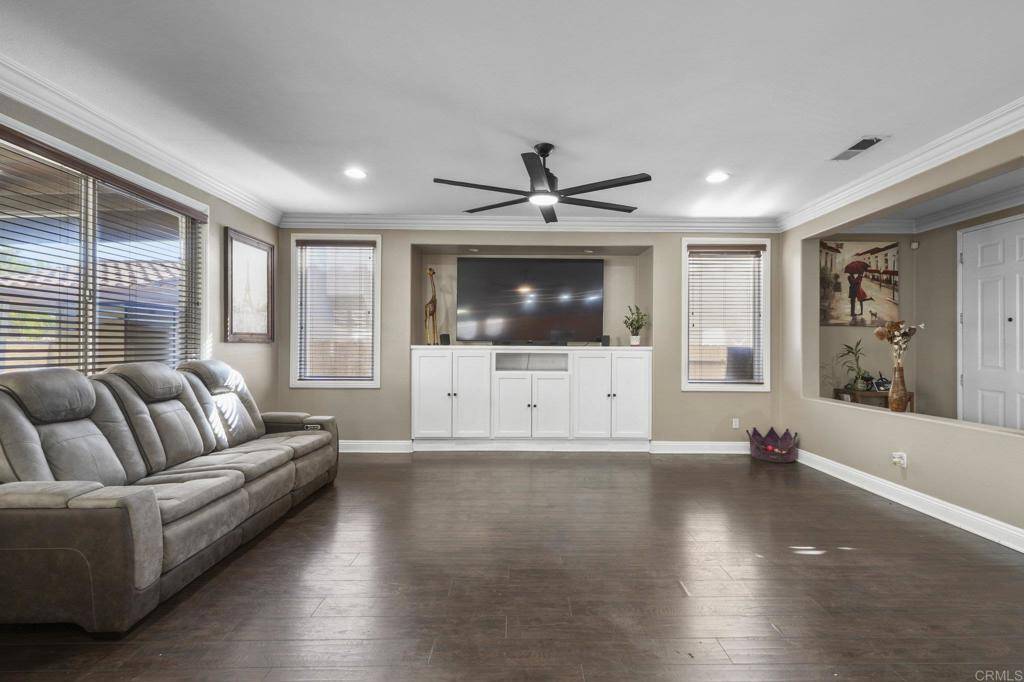 San Diego, CA 92154,1223 Seagreen PL