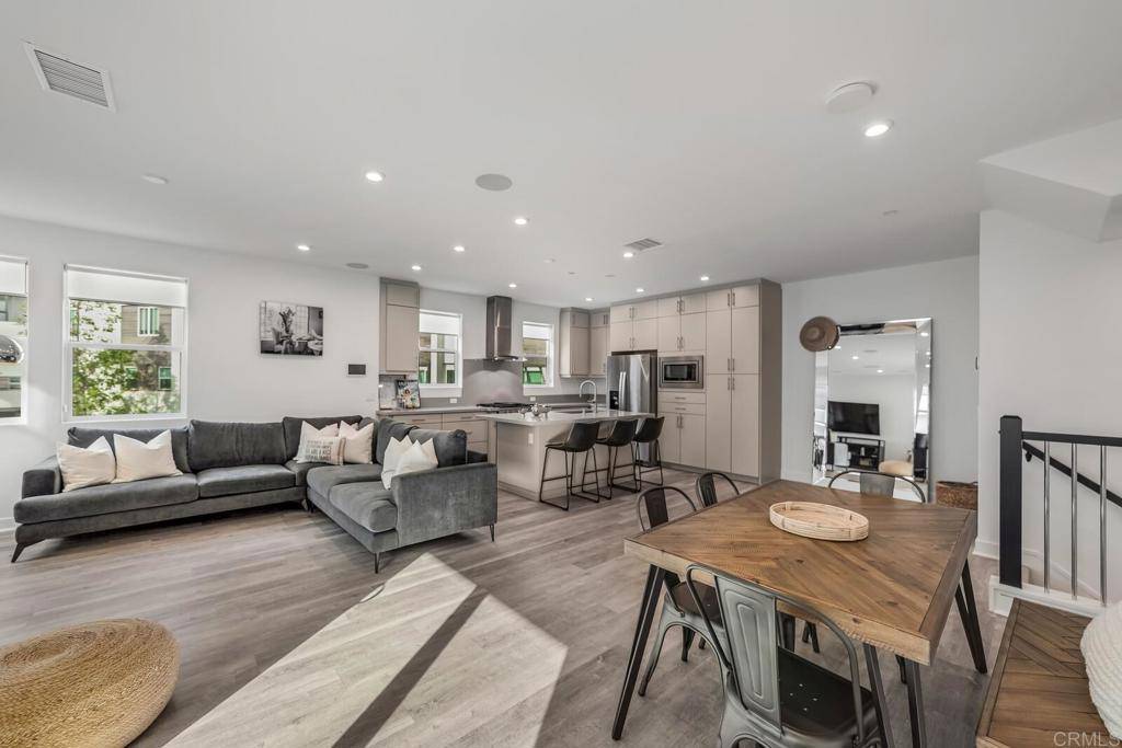 San Diego, CA 92108,2875 avella CIR