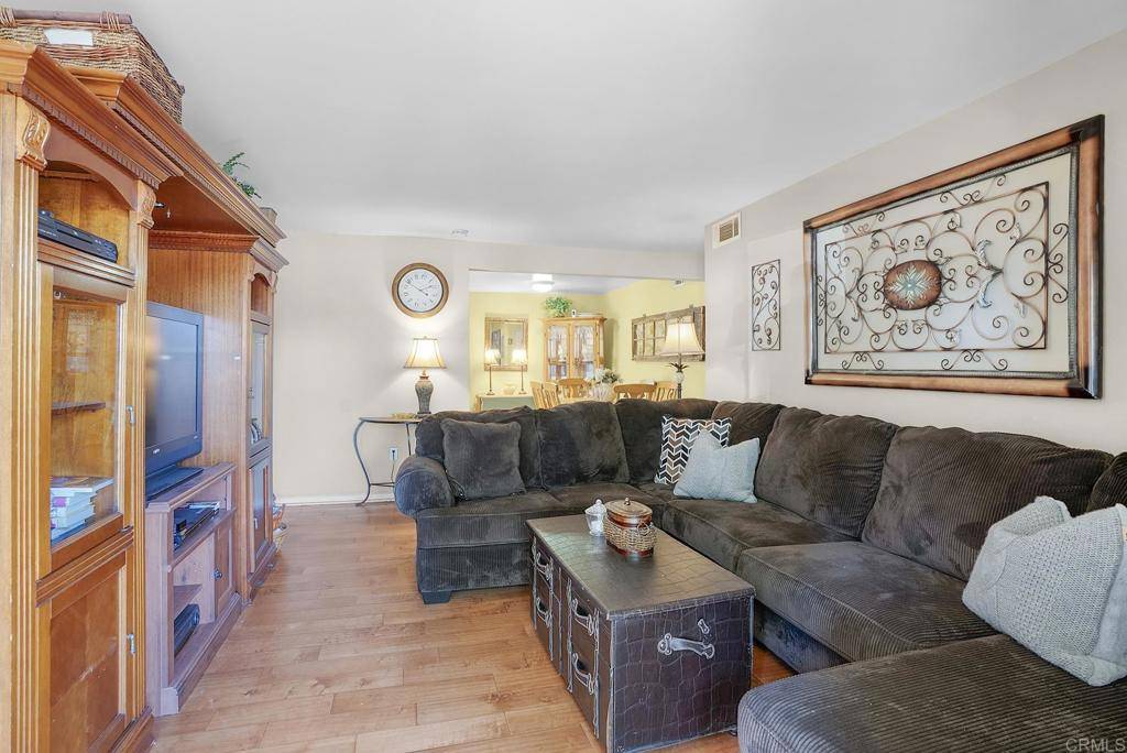 Escondido, CA 92027,2536 White Oak PL #1