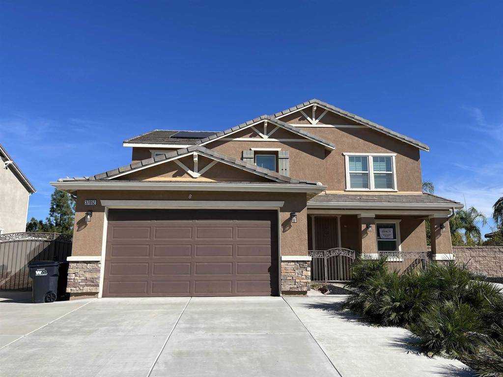 Murrieta, CA 92563,37052 WHISPERING HILLS DR