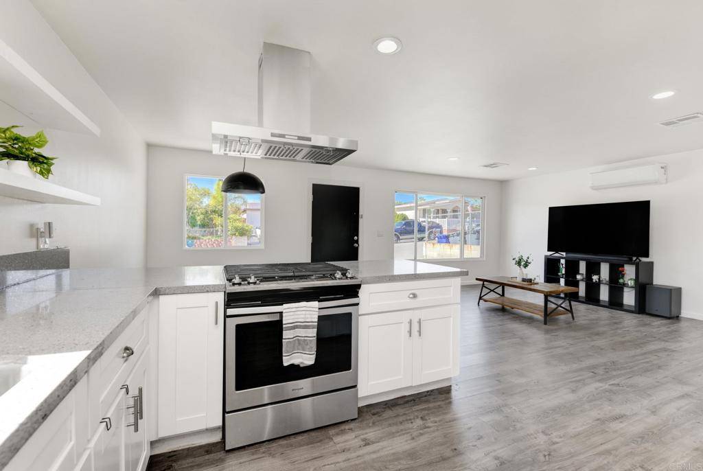 Spring Valley, CA 91977,611 San Juhn ST