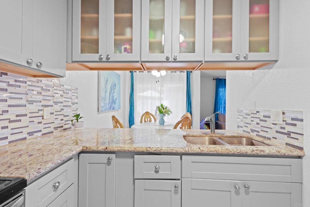 San Diego, CA 92105,2872 47th ST