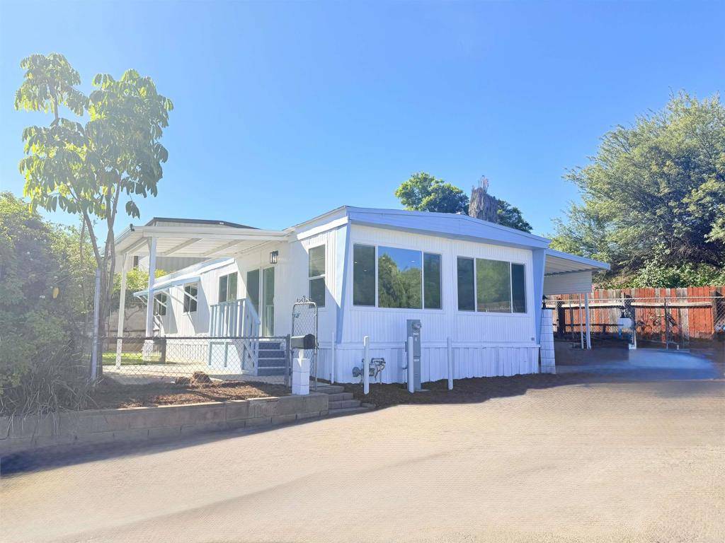 Lakeside, CA 92040,8968 Winter Gardens Blvd #4