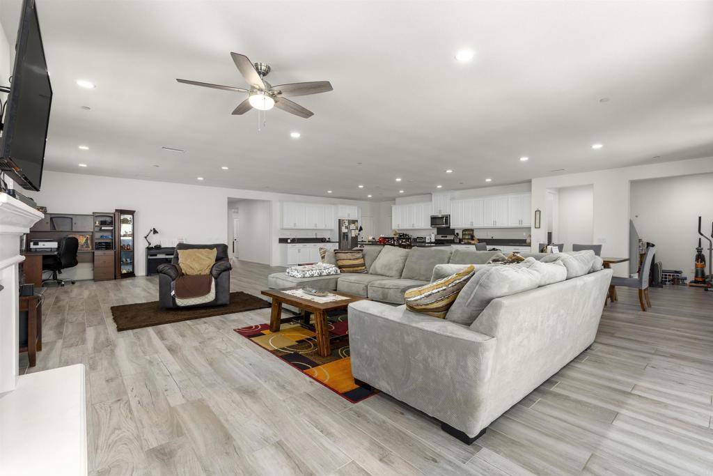 Murrieta, CA 92563,34885 Heartland LN