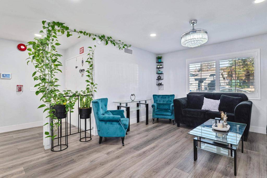 El Cajon, CA 92021,1857 Lavala LN