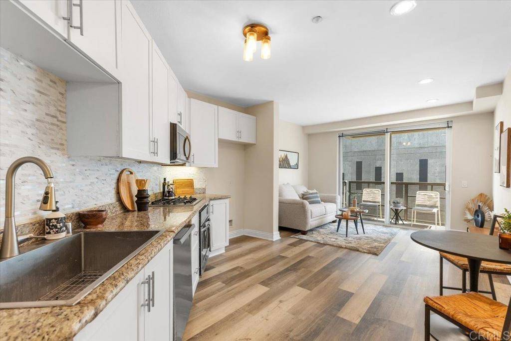 San Diego, CA 92101,1225 Island AVE #611